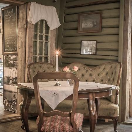Gjestehuset Ibsen Grimstad  Buitenkant foto