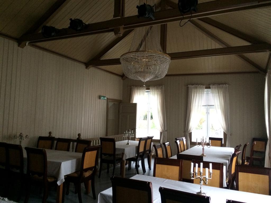 Gjestehuset Ibsen Grimstad  Buitenkant foto